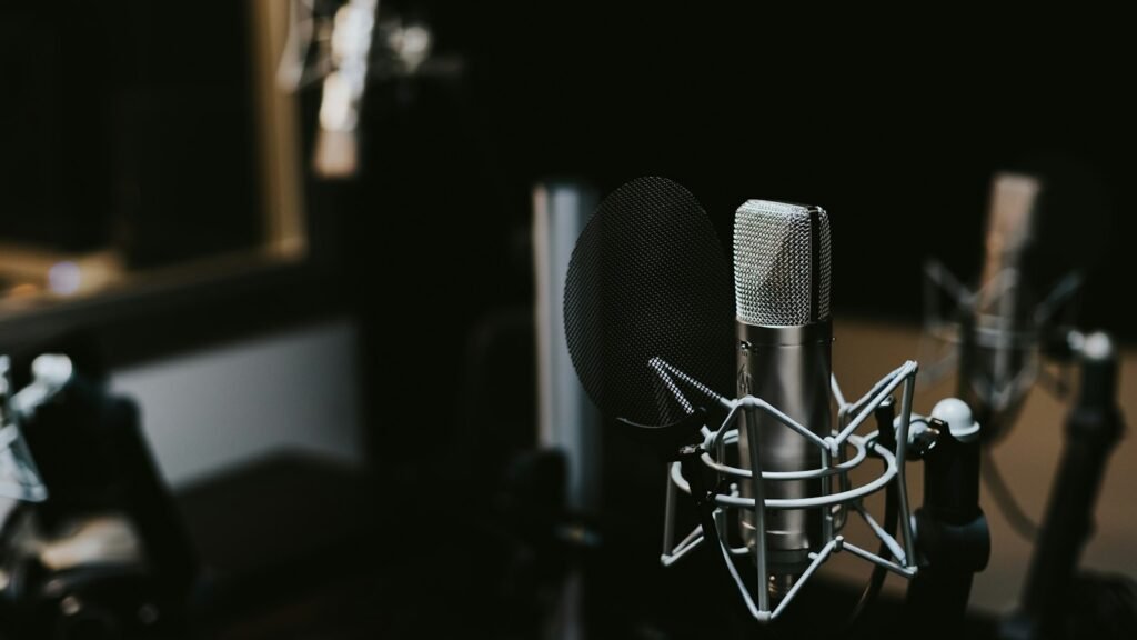 Micro de studio à condensateur en gros plan